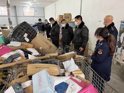 子洲縣公安局環食藥大隊聯合縣煙草專賣局開展煙草專項檢查強化酒類市場監管